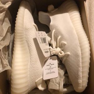 Brand new Yeezy boost 350 V2 !! Size 7
